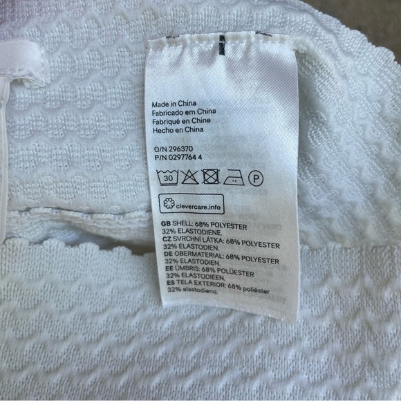 H&M Women’s White Textured Flare Skater Mini Skirt Pull On Size Small - Picture 11 of 11